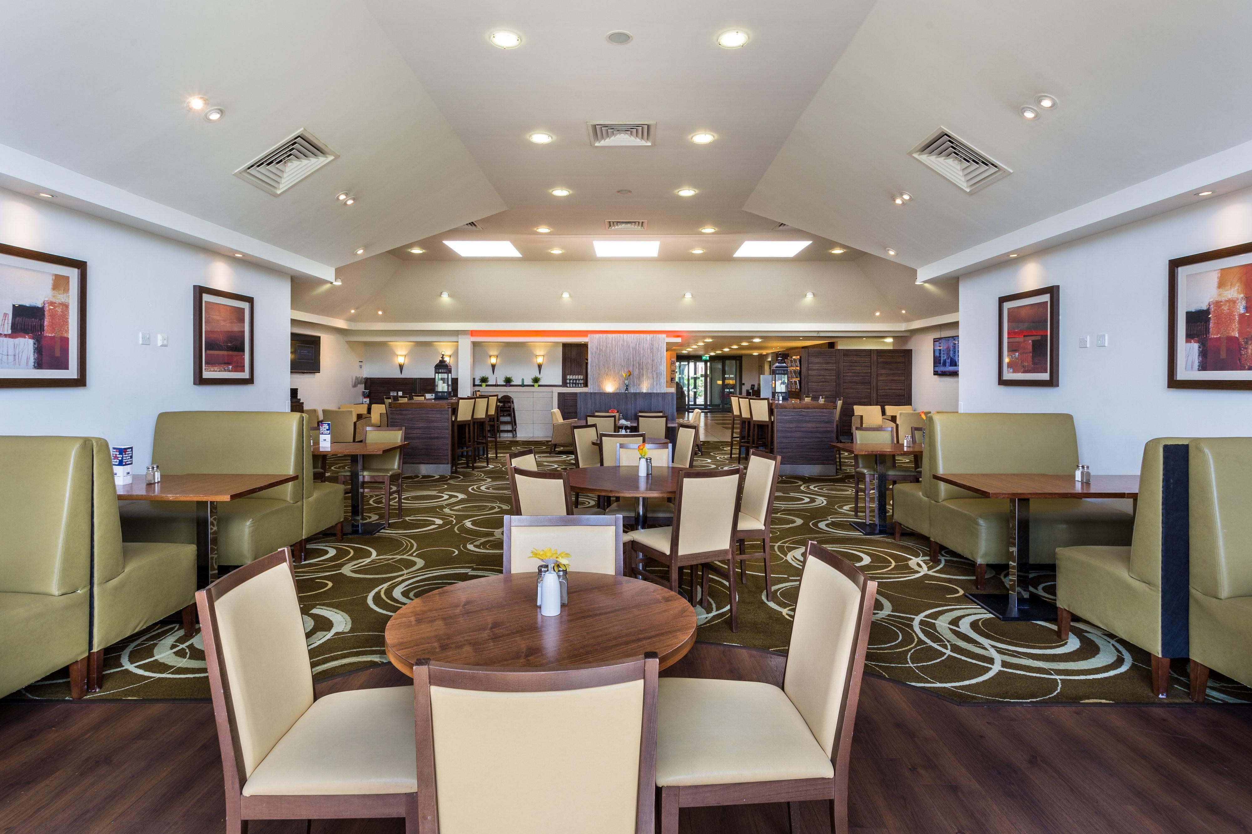 Holiday Inn Express Colchester, An Ihg Hotel Extérieur photo