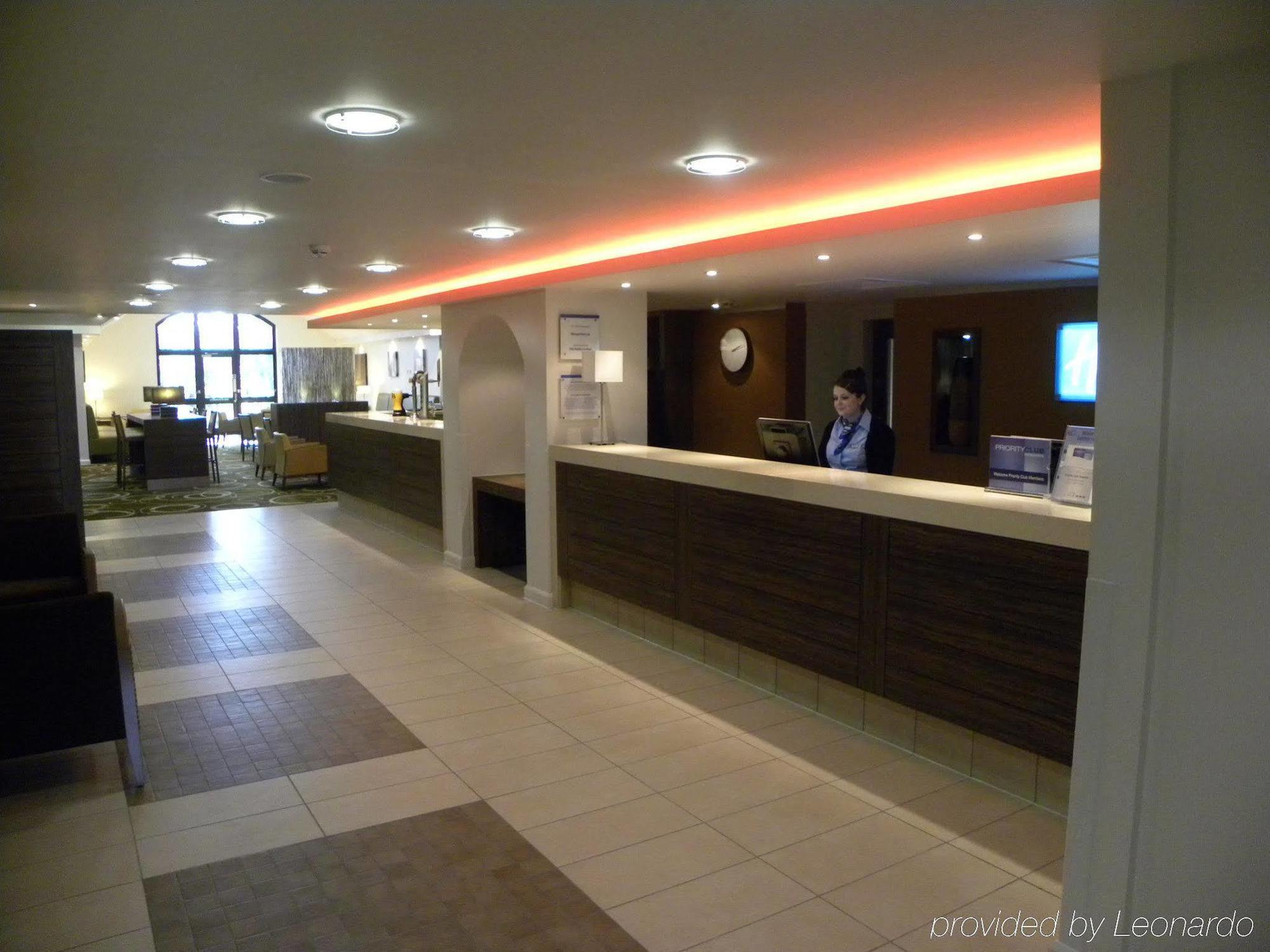 Holiday Inn Express Colchester, An Ihg Hotel Extérieur photo