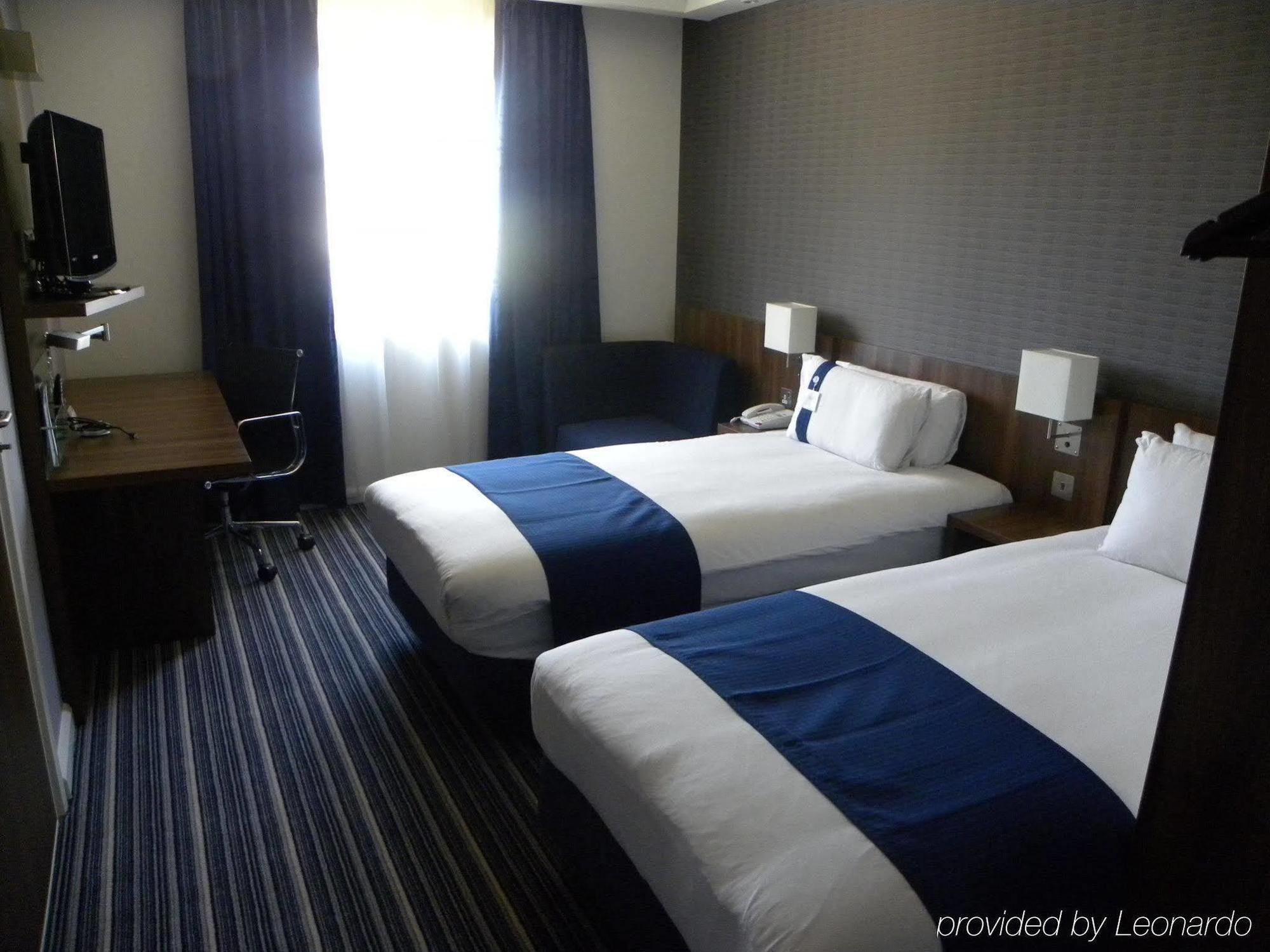 Holiday Inn Express Colchester, An Ihg Hotel Extérieur photo